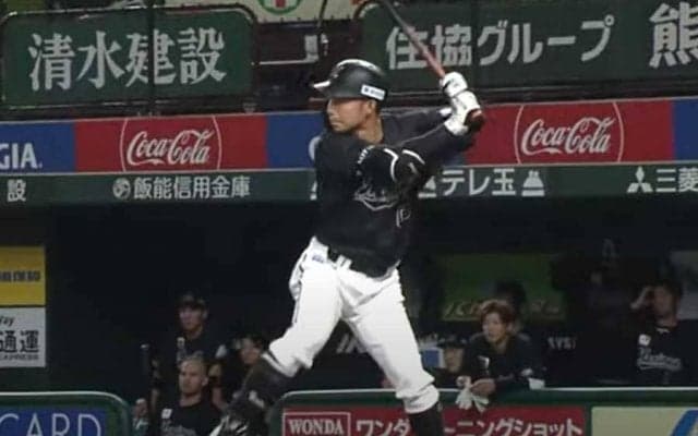 ロッテ鳥谷、移籍後初適時打に吠えた！　フェンス直撃打にファン歓喜「まさに芸術」
