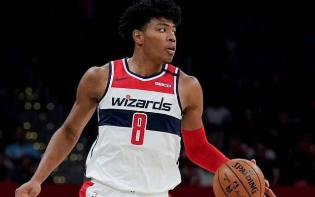 八村塁がレナード相手にフェイダウェイジャンパー成功を含む15得点10リバウンドと奮闘