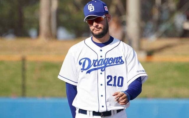 「これは凄い」「肩強すぎ」　中日Aマルティネス、神キャノン発動で阪神近本の二盗阻止