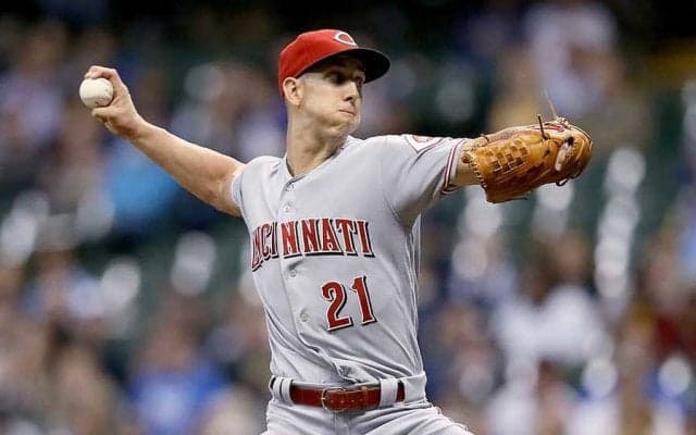 「MLBは認めてるの？」　レッズ右腕の“スニーカー登板”に米注目「これは驚きだ」