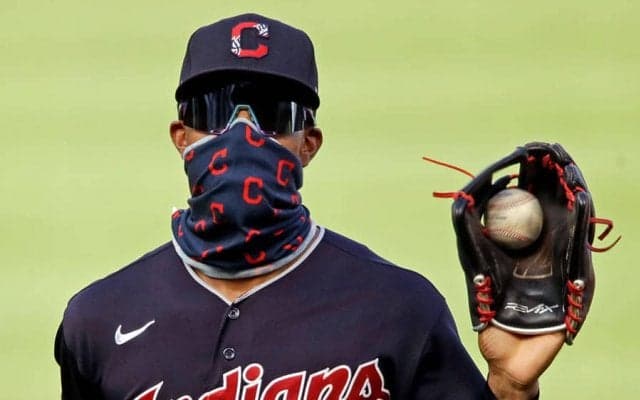 驚異の強肩に「人間じゃない」　GG賞2度リンドーアの美技にMLB公式も戦慄