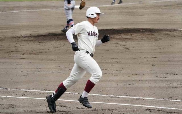 【高校野球】早実・清宮福太郎が公式戦1号場外弾　2年生での4番出場に「看板背負ってる」