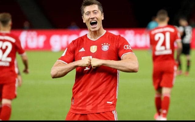 今季51ゴールのレヴァンドフスキのため、バイエルンCEOがバロンドール中止についてFIFAに相談