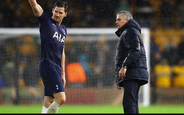 モウリーニョが退団ヴェルトンゲンを絶賛!　「プロとはこうあるべきという最高の見本」