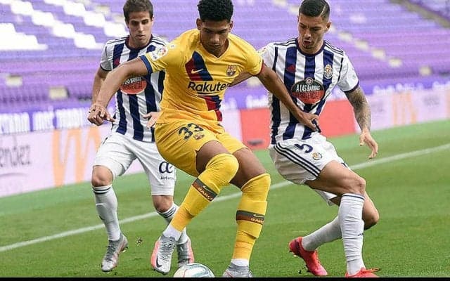 CB不足のバルサに更なる痛手…アラウホが右足首負傷…