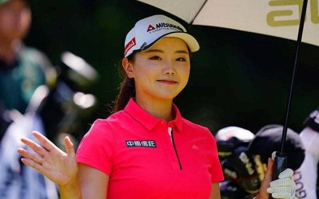 中国美女セキ・ユウティン、半年ぶり姉妹再会2ショットに反響「妹さん、かわいい」