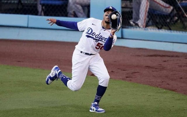 【MLB】「イチロー彷彿」の大遠投　右翼手の史上5位長距離補殺に米衝撃「キャノォオオオン」