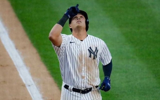 【MLB】「魔法使い」「言葉が出ない」　ヤ軍三塁手がファウルゾーンからダイレクト送球