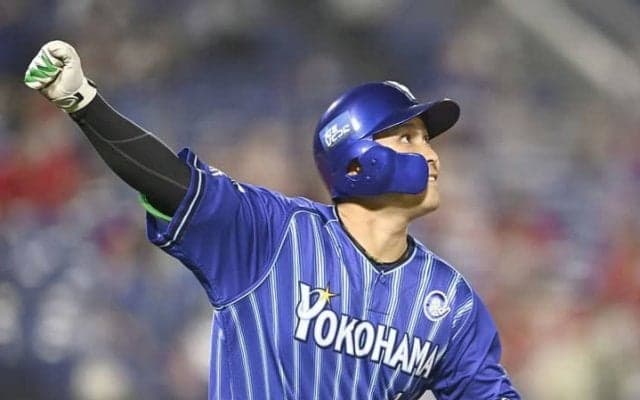 DeNA佐野恵太、ラミレスが周到に進めた“4番・主将”抜擢の理由。“ポスト筒香”の稀代の才能