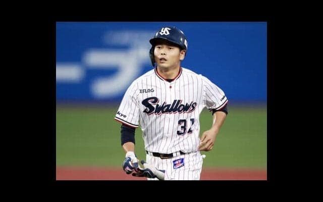 ヤクルト山崎晃大朗に「二軍に落ちるぞ」。石井琢朗が２年前に伝えたこと
