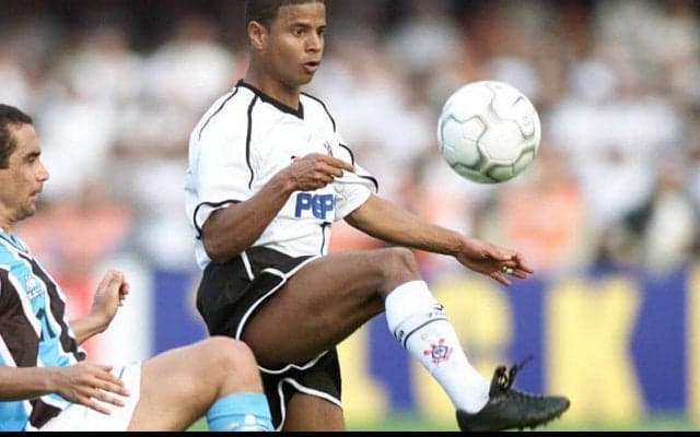 異名は”天使の足”元G大阪マルセリーニョ・カリオカの重力を無視した30mFK弾【ビューティフル・フリーキック】