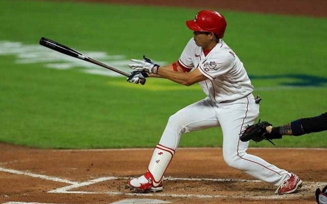 【MLB】秋山翔吾、初回に豪快な“バット投げ”　地元メディア爆笑「バットを忘れたようだ」