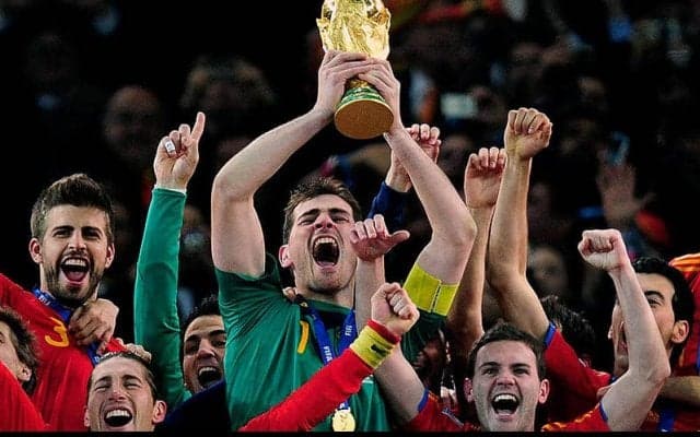 世界屈指のGKカシージャスが39歳で現役引退!　マドリー、スペイン代表の守護神として活躍