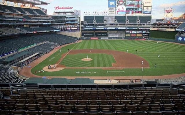 【MLB】上空に未確認ドローン出現　不気味な光景に実況困惑「こんなの経験したことがない」