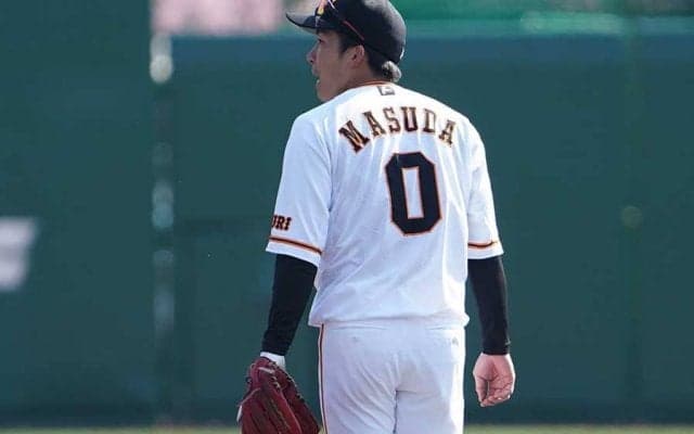 「負け試合なのに見たい」「めっちゃ良いコース」巨人・増田大の野手登板にファン仰天