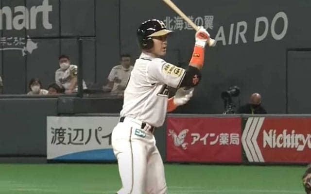 当たった？　当たってない？　日本ハム杉谷が死球を“貫禄のアピール”「達川光男の後継者」