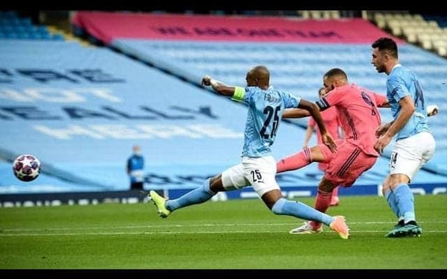 16強で散ったマドリー 『素人』のようなミスを繰り返したヴァランに最低評価