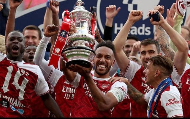 アーセナル主砲オーバメヤンがクラブMVPに輝く！ 主将就任の今季は29ゴール