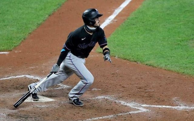 MLBデビューした五輪メダリストの跳躍力　美しいシルエットにファン驚愕「冗談でしょ？」