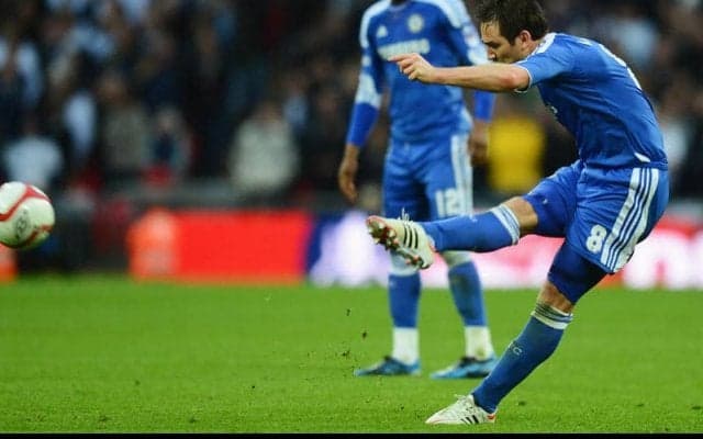 伯父さん相手にも容赦なし！選手時代のランパードがブレ球32m弾【ビューティフル・フリーキック】