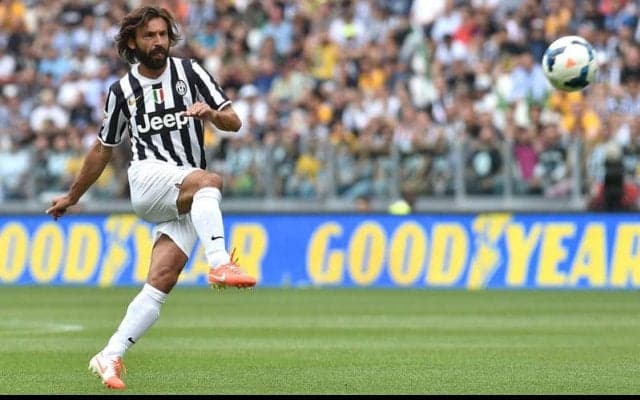 新監督電撃就任のピルロ、長距離をモノともしない無回転FK！【ビューティフル・フリーキック】