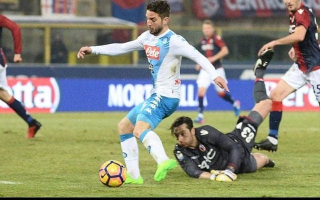 ハムシクとのコンビネーション！相手GKの逆を突くメルテンスのピンポイントFK【ビューティフル・フリーキック】