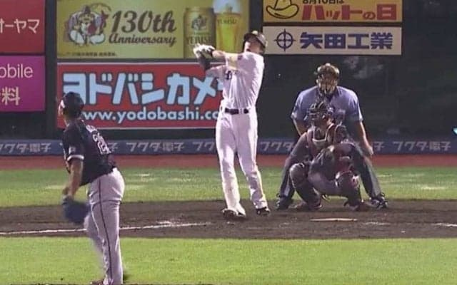 鷹柳田は「日本のバリーボンズ」　右翼最上段への超特大弾に「敵も味方も絶句」