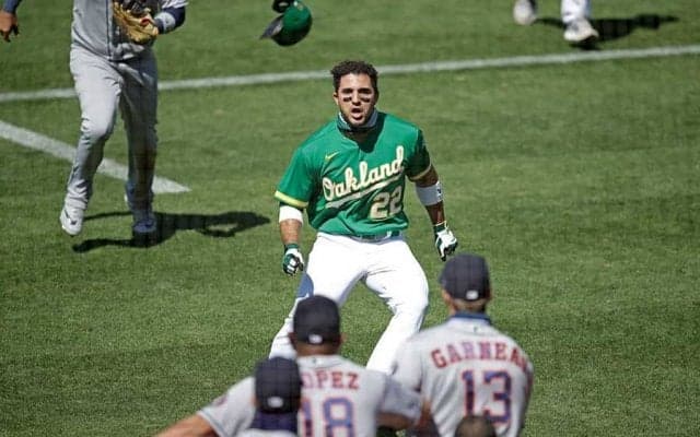 【MLB】2打席連続死球にブチ切れ！　“社会的距離”無視の大乱闘に米波紋「絶対にいけない」