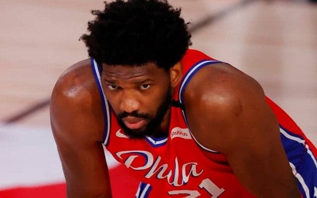 シクサーズの大黒柱ジョエル・エンビードが左足首を負傷、シモンズに続いて戦線離脱か