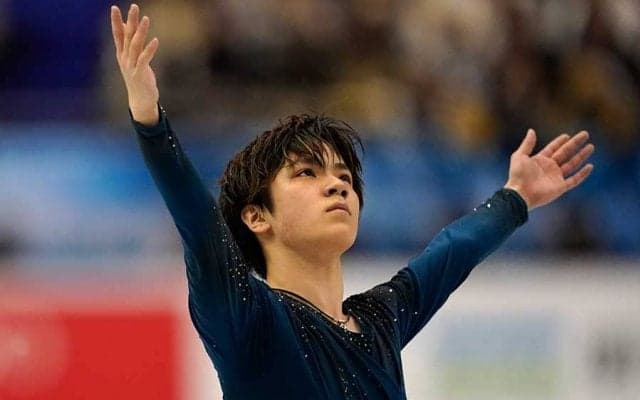 宇野昌磨、愛犬片手のオシャレブランドTシャツ姿に反響「安定の可愛さ」「お宝写真」