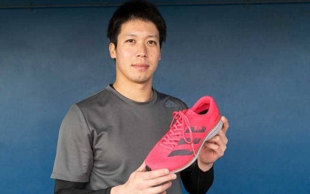 山田哲人、遠藤渓太らが母校にシューズ寄贈　活躍の場を失った高校生らにエール