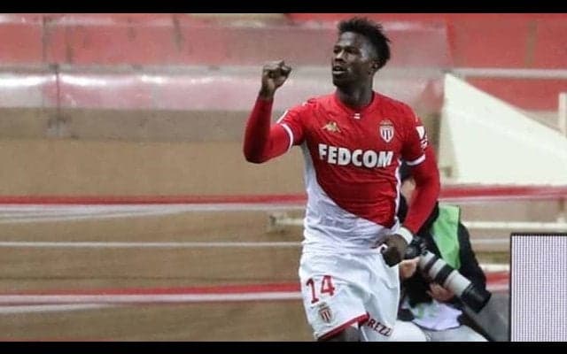 バレンシア インテルでプレーする元バルサFWに関心