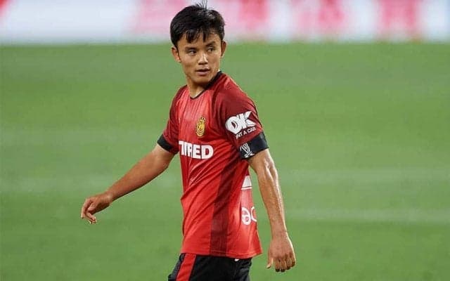 久保建英が頭を深々と…　クラブが“移籍後初”お辞儀を公開「宜しくお願いします」