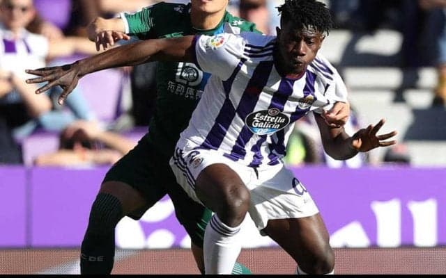 争奪戦を制したサウサンプトンが注目の若手DFサリスをバジャドリーから完全移籍で獲得