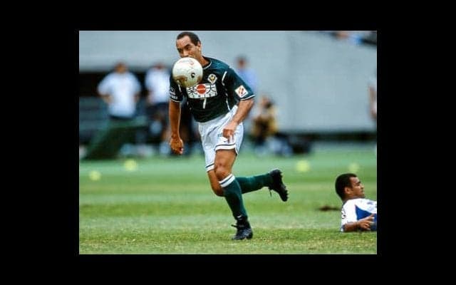 暴言吐いて殴る蹴る。伝説のトラブル王エジムンドが日本に来るまで