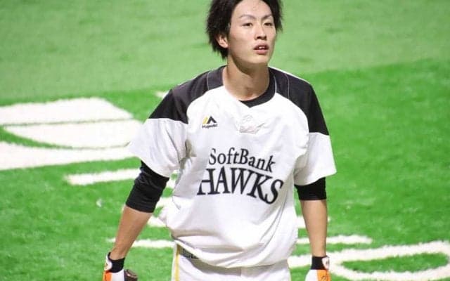 鷹・周東がオリックス戦欠場　右肩の違和感でベンチからも外れる