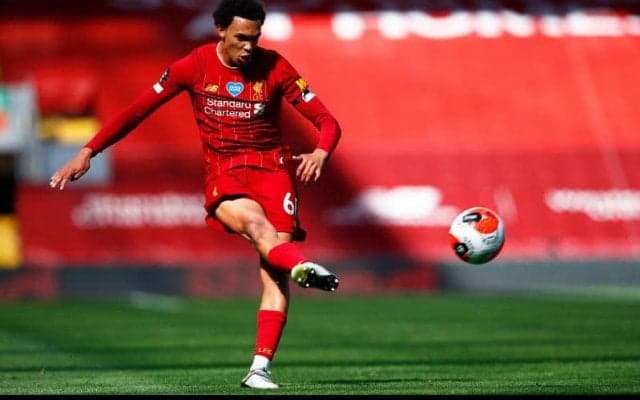 アレクサンダー＝アーノルドがプレミアリーグ若手最優秀選手賞を受賞！