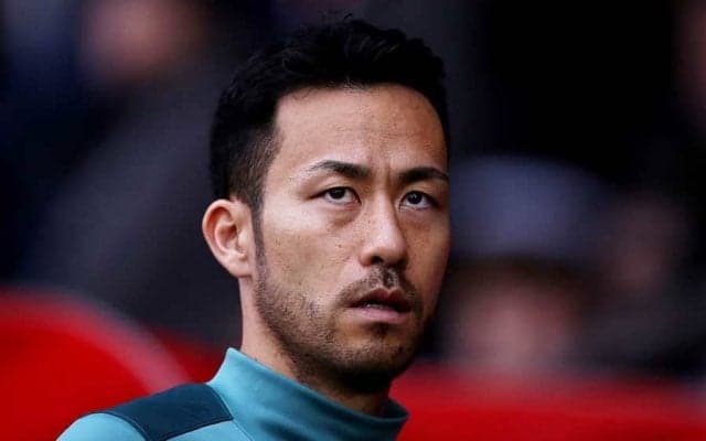 吉田麻也が上半身裸で…子供を抱いた“筋トレショット”に反響「ゴ、ゴジラだぁ～!!」