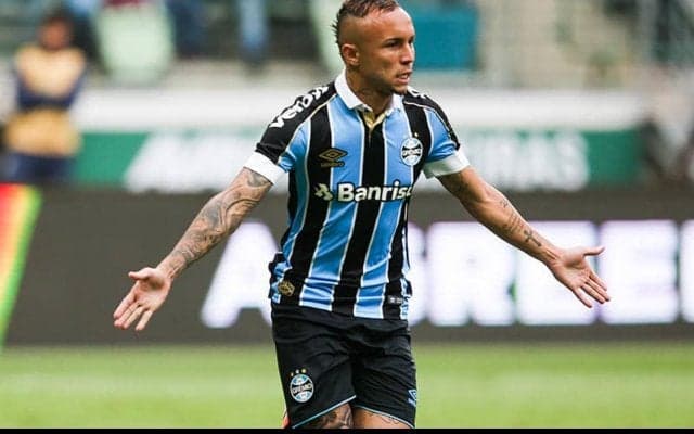 ベンフィカ、ブラジル代表FWエヴェルトンを獲得! 移籍金は約25億円