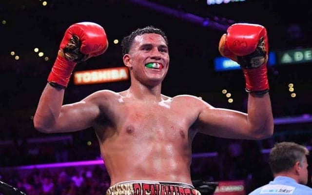 体重超過で王座剥奪も無敗キープ　猛攻10回TKO勝ちに米興奮「相手を破壊している」