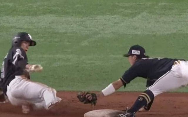 「凄すギータ」「審判ナイス」鷹・柳田のタッチ回避スライディングにファン驚愕