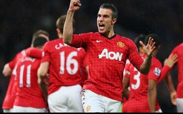 今日は何の日！8月17日は、ファン・ペルシがアーセナルから宿敵ユナイテッドへまさかの移籍！/2012年