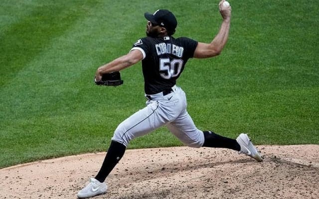 【MLB】「公平じゃない」高速ツーシームの変化に米驚愕　打者が片膝つき三振する魔球とは？