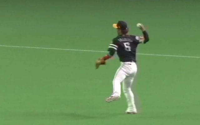 鷹・今宮、超絶美技の数々が凄い　ファンも驚愕「センスの塊」「肩えぐ過ぎ」