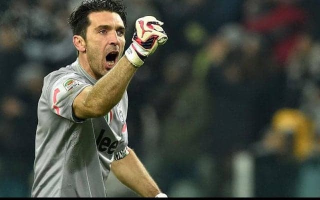 ブッフォンの超反応にパッツィーニも呆然！老兵が見せたスーパーセーブ！【アンビリーバブル・セーブス】