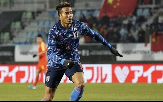 【2022年カタールへ期待の選手vol.51】抜群のスピードを誇る遅咲きの点取屋。新天地・ベルギーで代表エースに飛躍できるか?/鈴木武蔵(ベールスホット/FW)