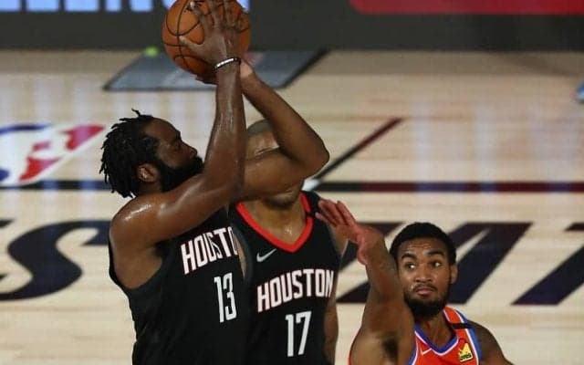 ロケッツがプレーオフ最多タイ記録となる52本の長距離砲を繰り出してサンダーを撃破