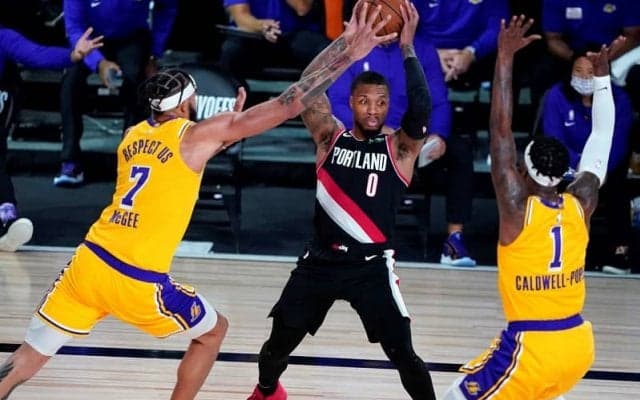 シリーズ初戦でレイカーズを下したリラード「またプレーオフでやり合えてうれしいね」