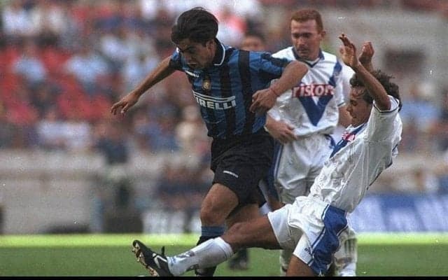 “怪物”ロナウドからスポットライトを奪う！“マジカルレフティ”レコバが飾った鮮烈なインテルデビュー！【ファースト・ゴールズ】