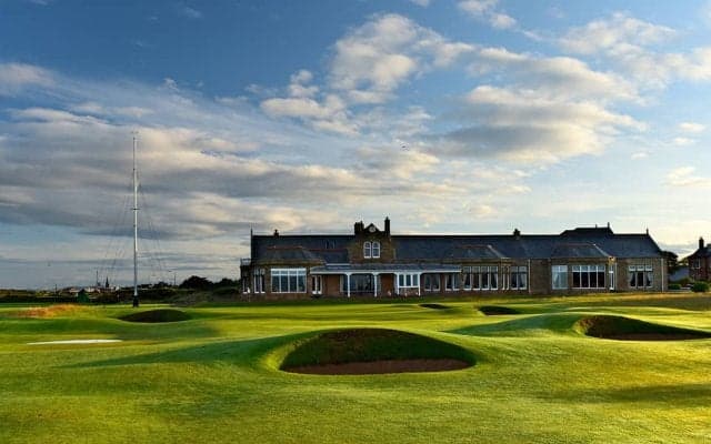 天候次第で爆風が牙をむく「リンクス中のリンクス」全英女子の舞台ロイヤルトゥルーンGC